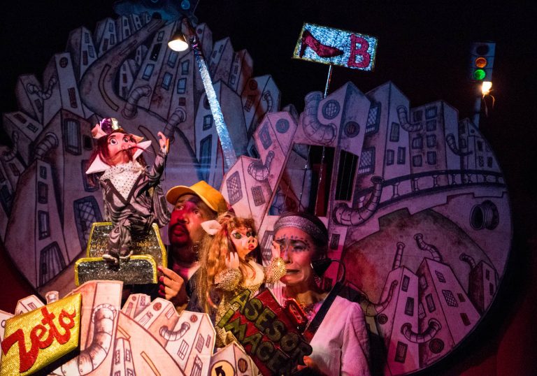 Escena de la obra La parejita chancho vuelve al campo
